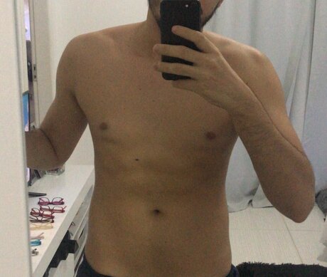 Foto di nudo di fuga di OnlyFans di Gatinho 