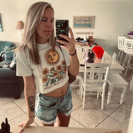 Foto di nudo di fuga di OnlyFans di Allison