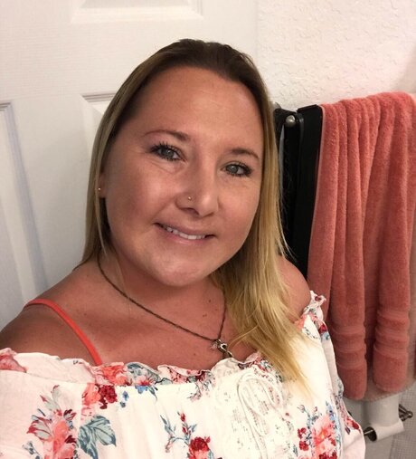 Foto di nudo di fuga di OnlyFans di Nikkis
