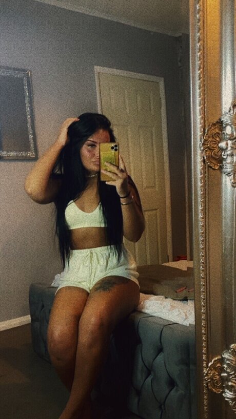 Foto di nudo di fuga di OnlyFans di Lucyanne