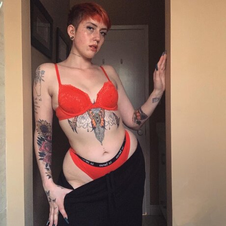 Foto di nudo di fuga di OnlyFans di Peaches