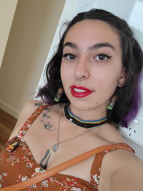 Foto di nudo di fuga di OnlyFans di Honeybee