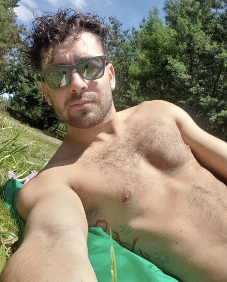 Foto di nudo di fuga di OnlyFans di Xavier Reiss