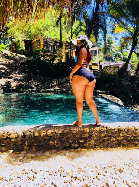 Foto di nudo di fuga di OnlyFans di Edili Batista