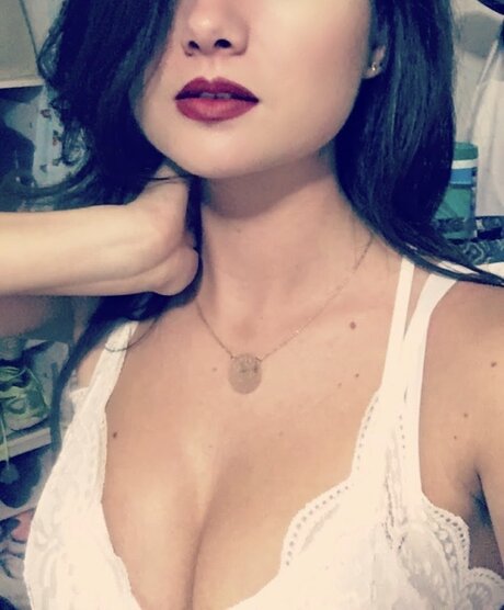 Foto di nudo di fuga di OnlyFans di Elaine Cross