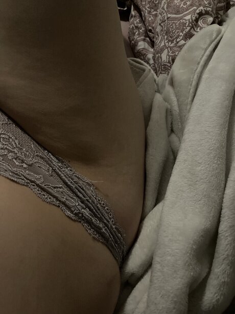 Foto di nudo di fuga di OnlyFans di Selin