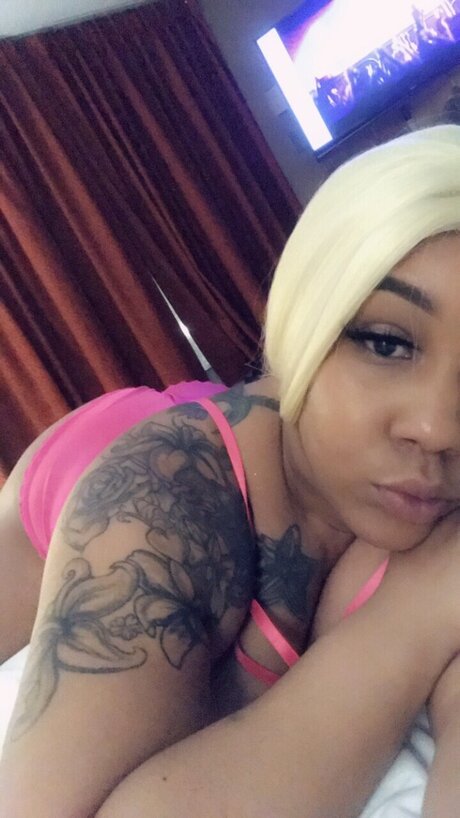 Foto di nudo di fuga di OnlyFans di Peachy
