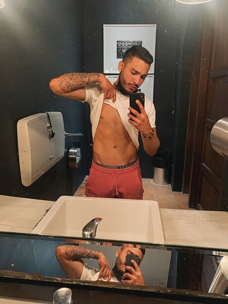 Foto di nudo di fuga di OnlyFans di Haranbu