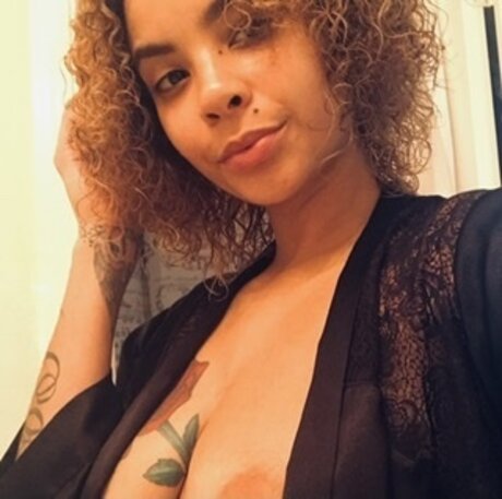 Foto di nudo di fuga di OnlyFans di Aphroditebre