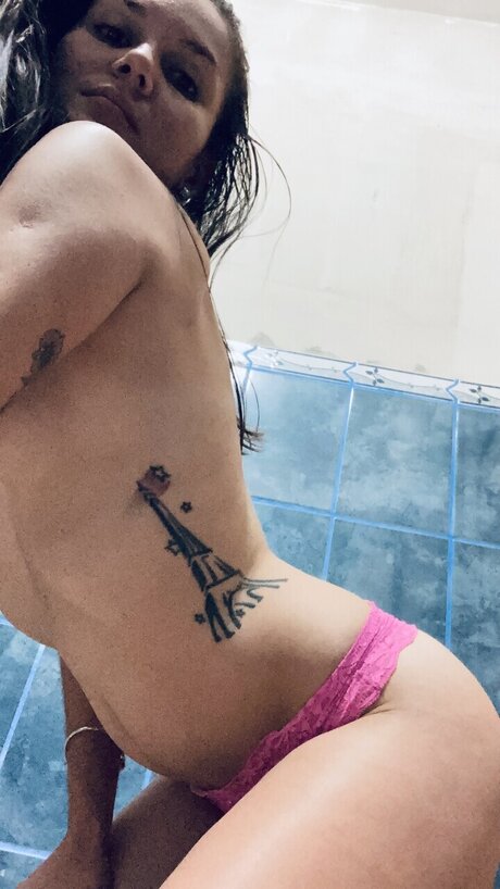 Foto di nudo di fuga di OnlyFans di Sunflower 