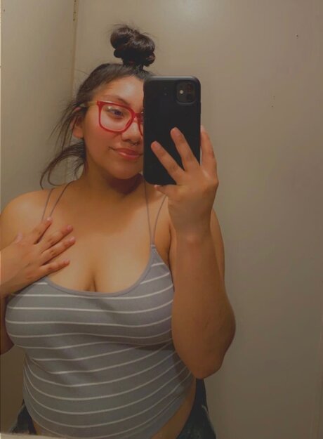 Foto di nudo di fuga di OnlyFans di Anastasia