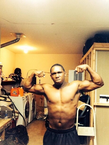 Foto di nudo di fuga di OnlyFans di Jayland Oguinn