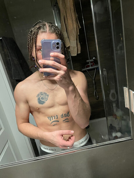 Foto di nudo di fuga di OnlyFans di Panas So High
