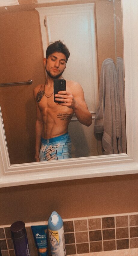Foto di nudo di fuga di OnlyFans di Dylan