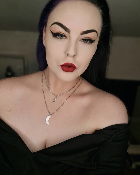Foto di nudo di fuga di OnlyFans di Elizabeth