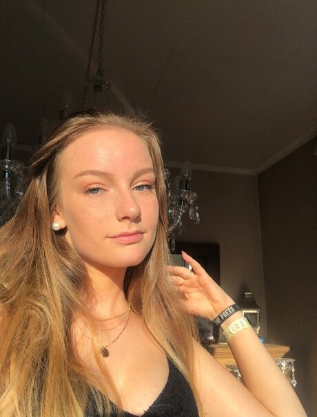 Foto di nudo di fuga di OnlyFans di Ashley