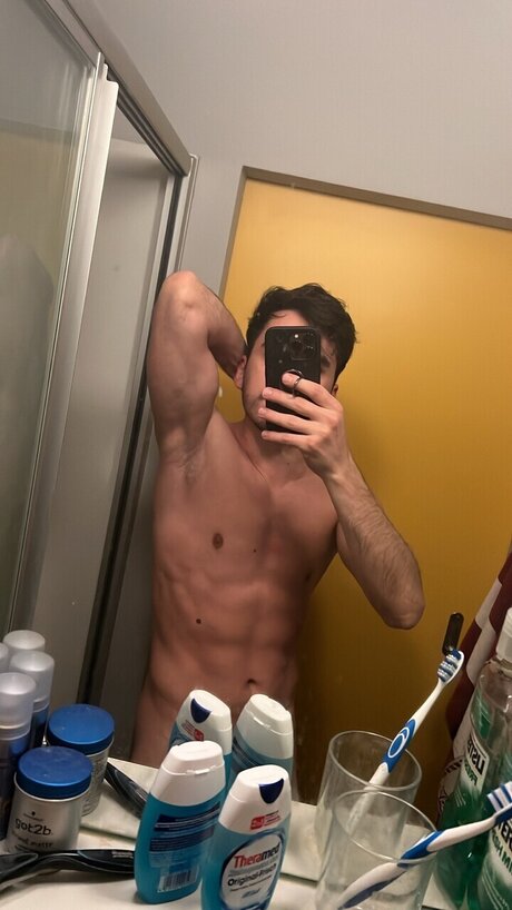 Foto di nudo di fuga di OnlyFans di Izzy