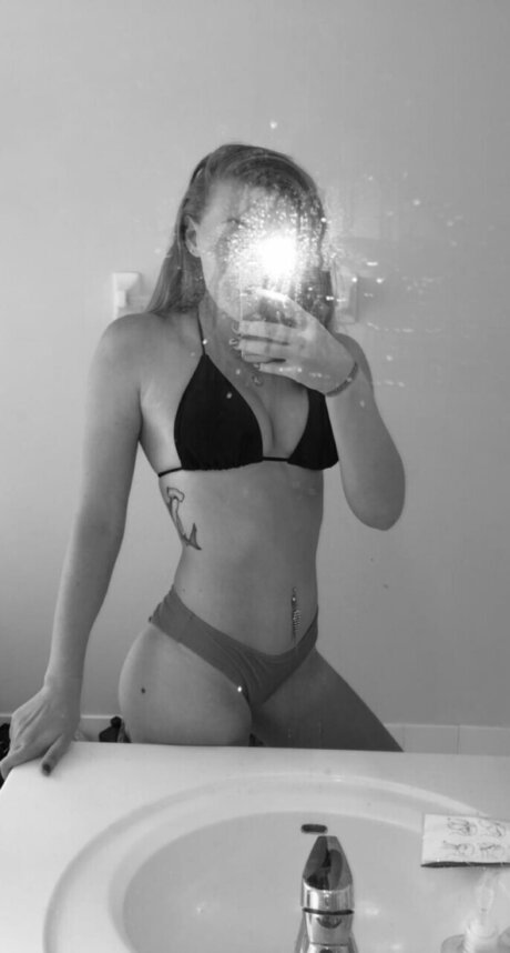 Foto di nudo di fuga di OnlyFans di Morgan