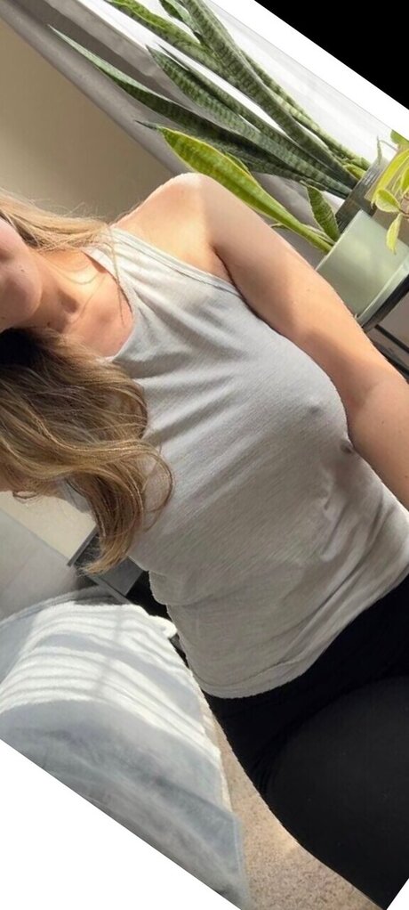 Foto di nudo di fuga di OnlyFans di Baby Cakes 