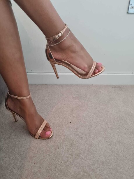 Foto di nudo di fuga di OnlyFans di Khloe