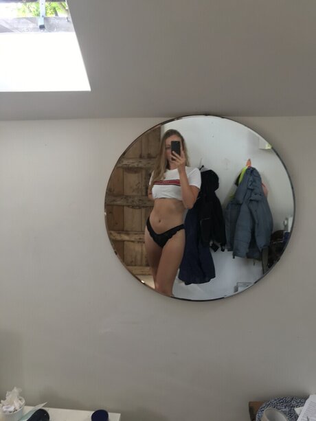 Foto di nudo di fuga di OnlyFans di Victoria