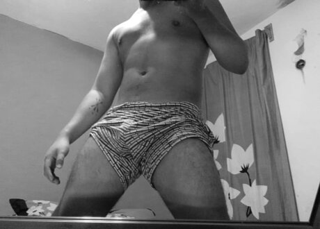 Foto di nudo di fuga di OnlyFans di Esteban Sebastin