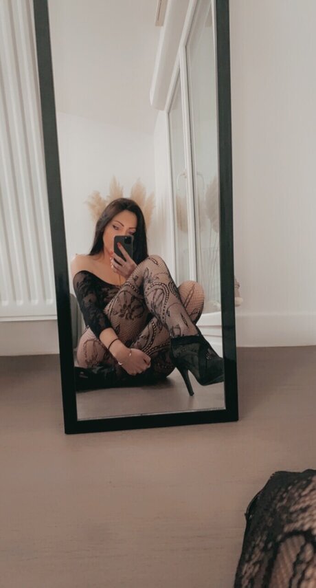 Foto di nudo di fuga di OnlyFans di Arya