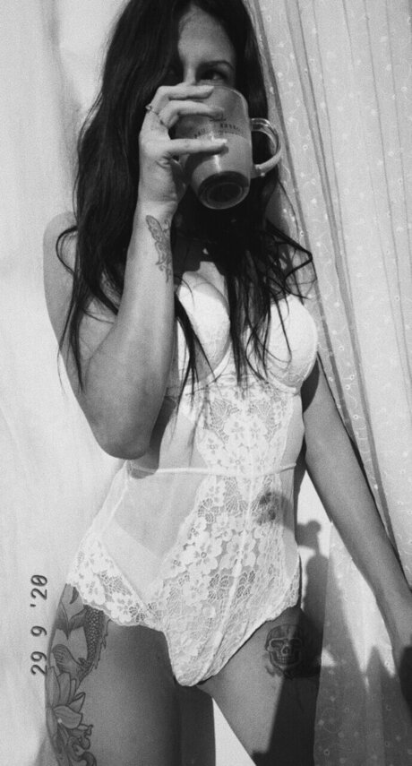 Foto di nudo di fuga di OnlyFans di Jasmine