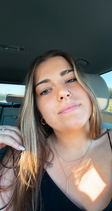Foto di nudo di fuga di OnlyFans di Katlyn