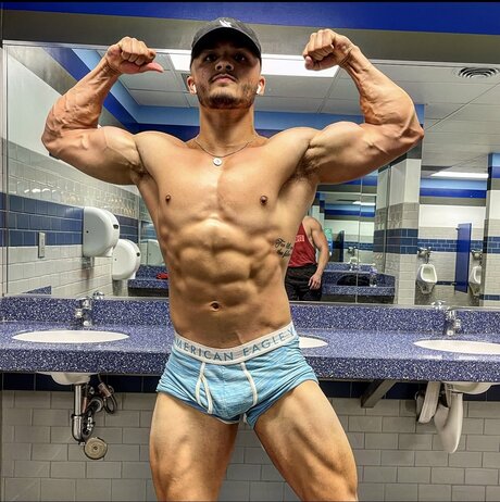 Foto di nudo di fuga di OnlyFans di Matthew
