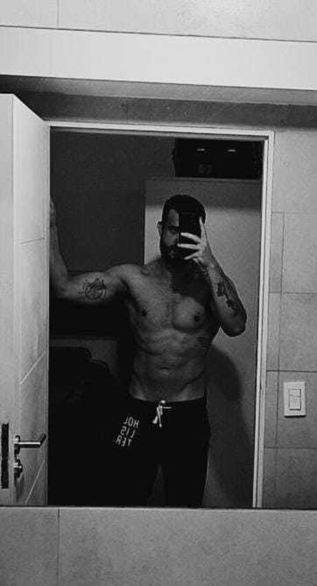 Foto di nudo di fuga di OnlyFans di Leonardo