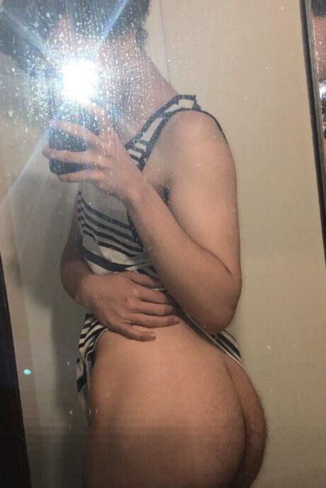 Foto di nudo di fuga di OnlyFans di Mulatto