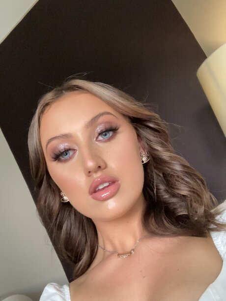 Foto di nudo di fuga di OnlyFans di Nova Fran