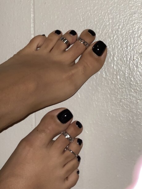 Foto di nudo di fuga di OnlyFans di Pretty Feet