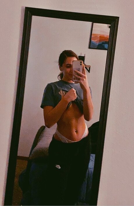 Foto di nudo di fuga di OnlyFans di Ella Rose