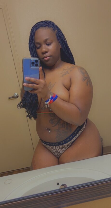 Foto di nudo di fuga di OnlyFans di Niquenique