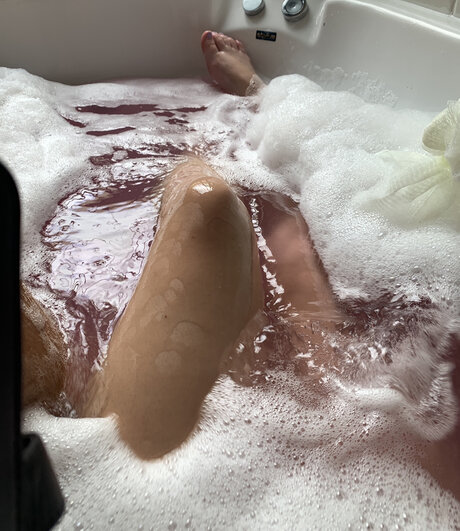 Foto di nudo di fuga di OnlyFans di Cute Feet Girl