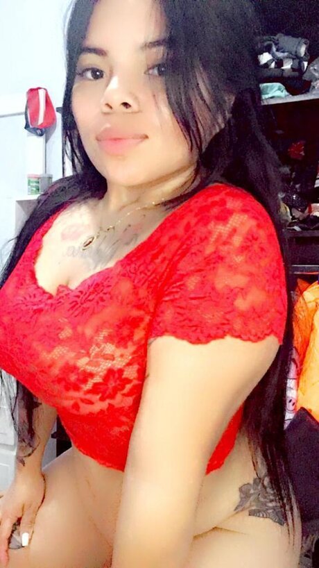 Foto di nudo di fuga di OnlyFans di Chiqui Latina