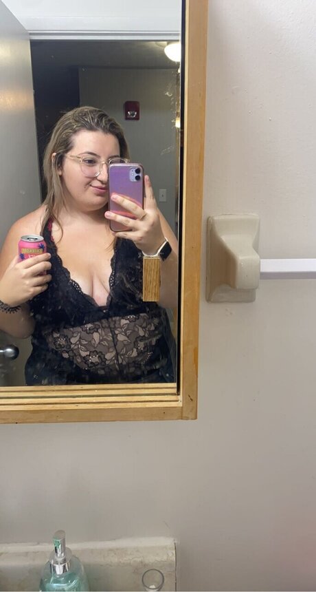 Foto di nudo di fuga di OnlyFans di Katy