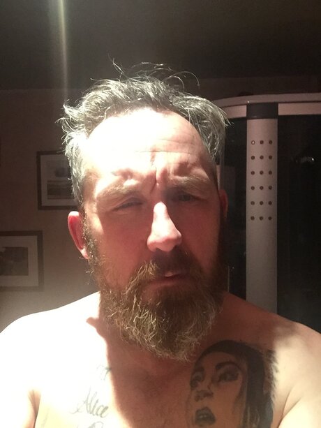 Foto di nudo di fuga di OnlyFans di Lord Essington