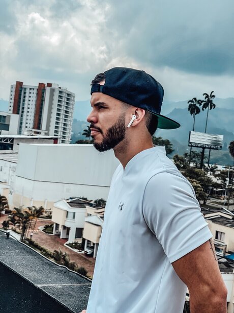 Foto di nudo di fuga di OnlyFans di Santiago Pea