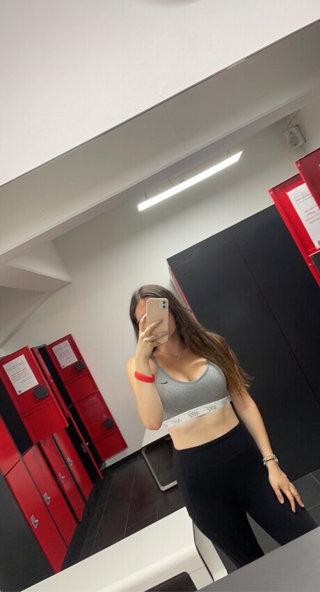 Foto di nudo di fuga di OnlyFans di Julia