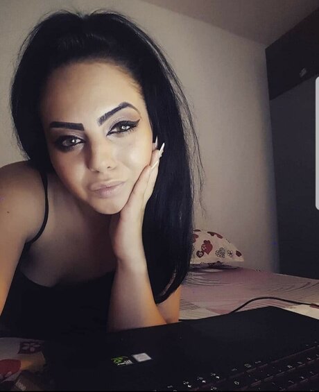 Foto di nudo di fuga di OnlyFans di Danieladenisa
