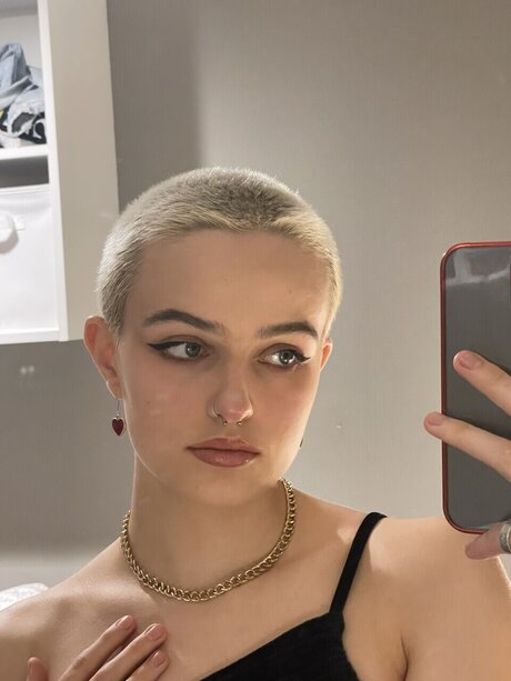 Foto di nudo di fuga di OnlyFans di Caelan Rose