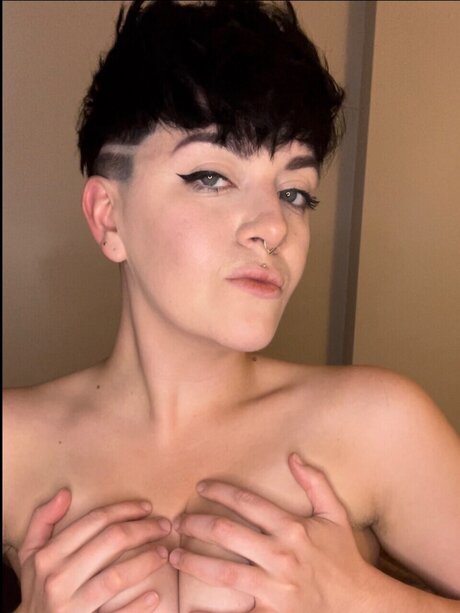 Foto di nudo di fuga di OnlyFans di Mak