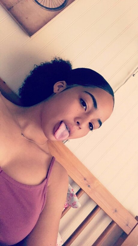 Foto di nudo di fuga di OnlyFans di Maya