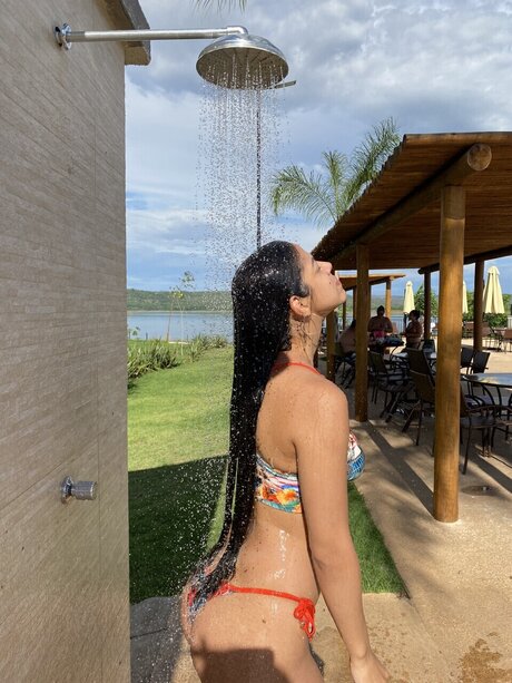 Foto di nudo di fuga di OnlyFans di Angela Salles