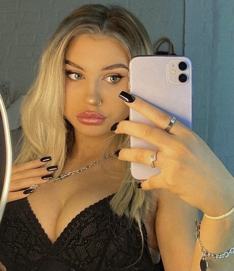 Foto di nudo di fuga di OnlyFans di Skye 