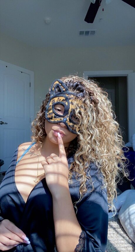 Foto di nudo di fuga di OnlyFans di Mufasita
