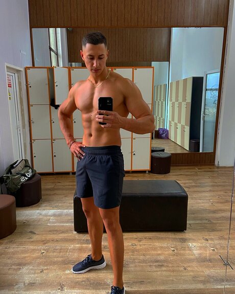Foto di nudo di fuga di OnlyFans di Ionut Mihai Iancu